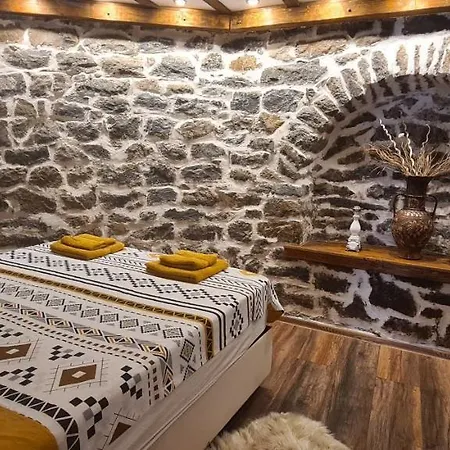 Lazarov - Country Style Luxury Apartment